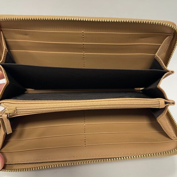 Gucci Zip Around Wallet w/ GG Heart Zipper Pull - Tan - Preowned - Picture 7 of 10
